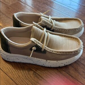 Casual Beige and Green Canvas Shoes